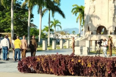 Santiagueros honran a Martí por aniversario 170 de su natalicio (+ Fotos)