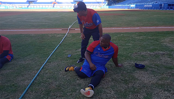 Despaigne entrenando en el Latino. Foto: Joel García