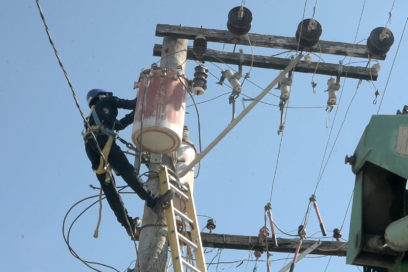 Trabajadores del sector eléctrico celebran su día