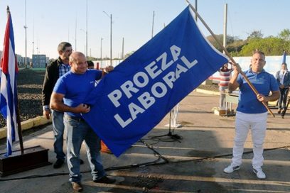 Bandera Proeza Laboral a colectivos de generación en Cienfuegos
