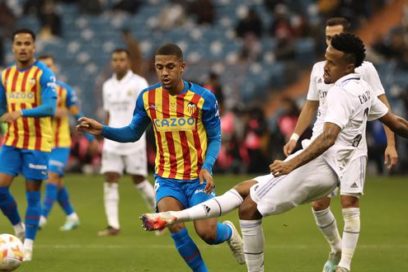 El Madrid avanza: El Real Madrid y el Valencia empataron a un gol en 120 minutos, con dianas de Benzema y Lino respectivamente, y tuvieron que pelear el pase a la final de la supercopa desde el punto de penal. Finalmente, los blancos ganaron 4-3.