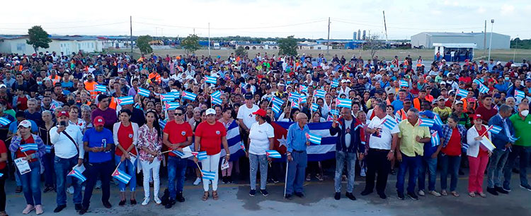 Los trabajadores de la Empresa Constructora de Obras para el Turismo "Ramón de Antillas" fueron protagonistas de la jornada. Foto: Lianne Fonseca