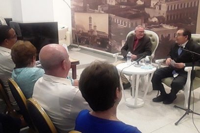 Presentan en Cienfuegos texto imprescindible para Salud