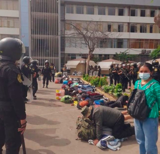 La represión entró a la Universidad. Foto: Mundiario