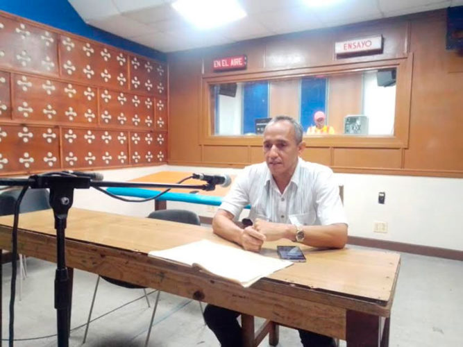 Denis Eduardo Ávila Núñez, especialista principal de empleo de la Dirección Provincial de Trabajo y Seguridad Social en Santiago de Cuba. Foto: Betty Beatón Ruiz