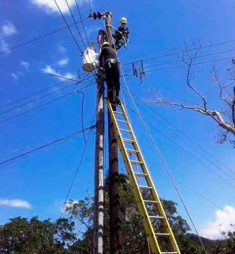 Estos príncipes de la luz dan en la UEB de Formación sus primeros pasos hacia las alturas. Foto: Jorge Pérez Cruz