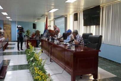 Reitera Vicepresidente cubano importancia de autonomía municipal