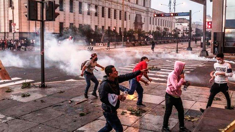 Violencia en las calles peruanas. Foto: Tomada de Internet