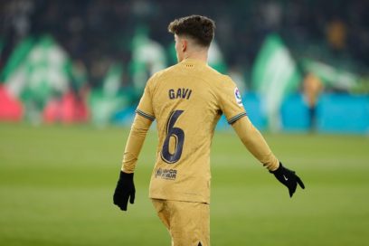 El Barça pone presión al Madrid: El FC Barcelona derrotó 2-1 al Real Betis en el Benito Villamarín y se alejó a ocho puntos del Real Madrid que jugará mañana ante el Valencia. Raphinha y Lewandowski anotaron por los culés.