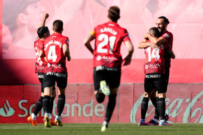 Notas del día: El Real Madrid cayó 1-0 ante el Mallorca en la liga con autogol de Nacho Fernández. Exponen deudas millonarias de Dani Alves con hacienda. En el Manchester United no querrían el regreso de Greenwood.