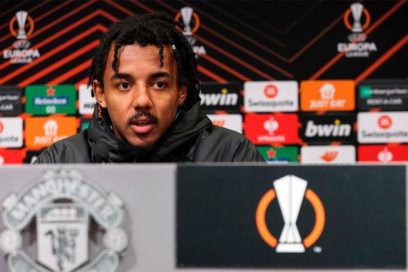 Koundé sobre el partido ante el Manchester United: “Tenemos que dar un paso más. Hay que subir la intensidad y tendremos que subir la presión. Si apretamos bien, podremos lograr cosas. Es un gran escenario contra un rival grande”.