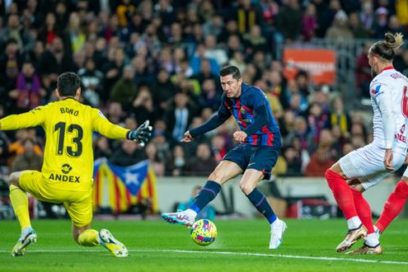 El Barça saca 8 puntos: El FC Barcelona derrotó 3-0 al Sevilla con dianas de Jordi Alba, Gavi y Raphinha y se consolidó en el liderato de LaLiga. Tras una primera parte que acabó 0-0, el Barça abrió el cerrojo y convenció en Camp Nou.