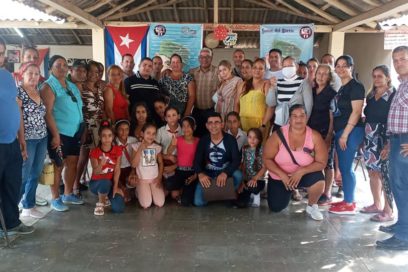 Junto al pueblo: acompañando e intercambiando