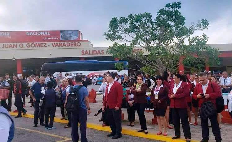 Calidad y eficiencia garantizan los trabajadores de la terminal aérea. Foto: Tomada del facebook del aeropuerto Juan Gualberto Gómez