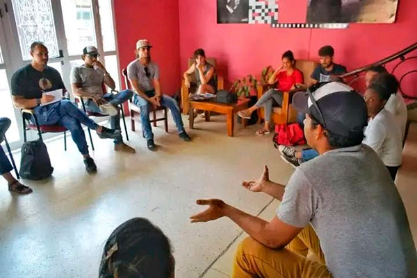 Los asociados de la ahs en Camagüey desarrollaron el proceso asambleario del IV Congreso de la organización. Foto: Cortesía de la Ahs