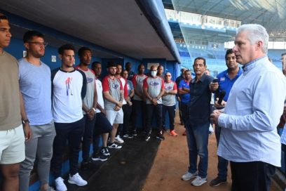 Díaz-Canel a los peloteros del Clásico: Tenemos mucha confianza en ustedes (+Fotos)