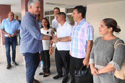 Candidatos a diputados y trabajadores trataron sobre la Empresa Estatal Socialista