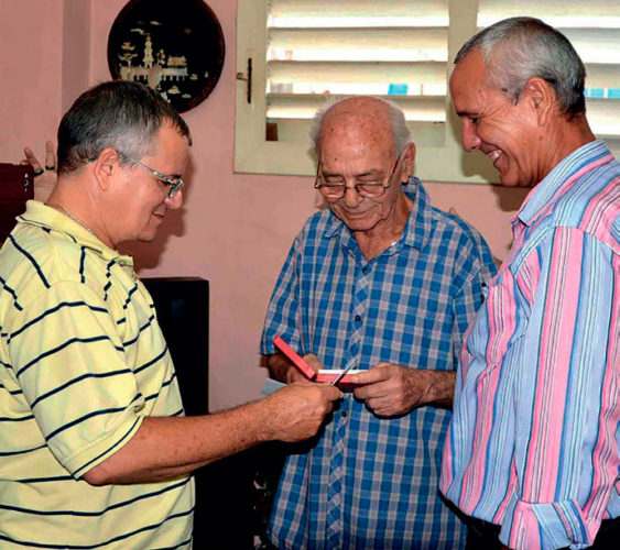 Joaquín Hernández Izquierdo dejó en sus hijos Joaquinito y Tony un profundo legado de amor al trabajo y a la profesión del fotorreportero de prensa. Foto: Cortesía de la familia