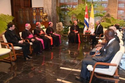 Dialogó Presidente cubano con enviado del Papa Francisco
