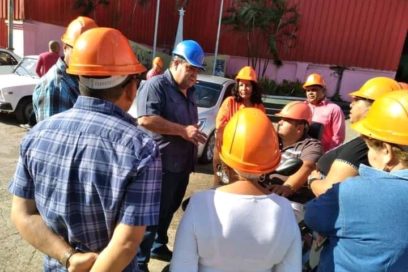 Fructífero intercambio con trabajadores y el pueblo
