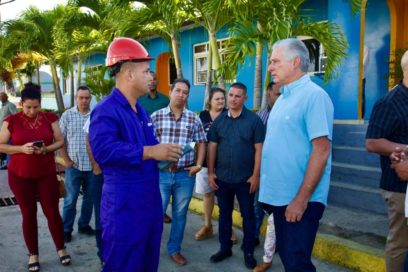 Candidatos a diputados junto a trabajadores del sector eléctrico y no estatales (+ Fotos y Video)