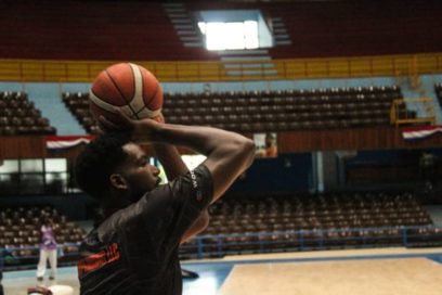Pívot cubano Sergio Machado debutó con nuevo club en El Salvador