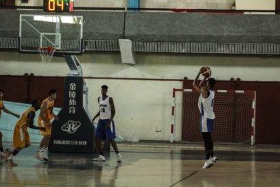 LSB: El Tren Azul rompe el invicto de Santiago