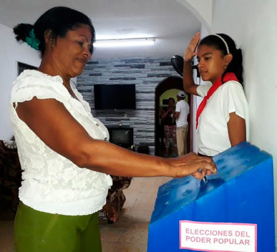 María Fernanda sabe que desde las urnas defiende sus sueños de un futuro mejor. Foto: Jorge Pérez Cruz