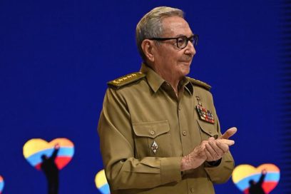 Nuestro homenaje a Chávez: acompañarlo y seguirlo siempre