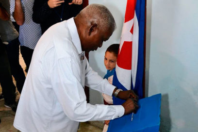 Esteban Lazo: «Hoy es otro momento para defender la Revolución» (+ Fotos)