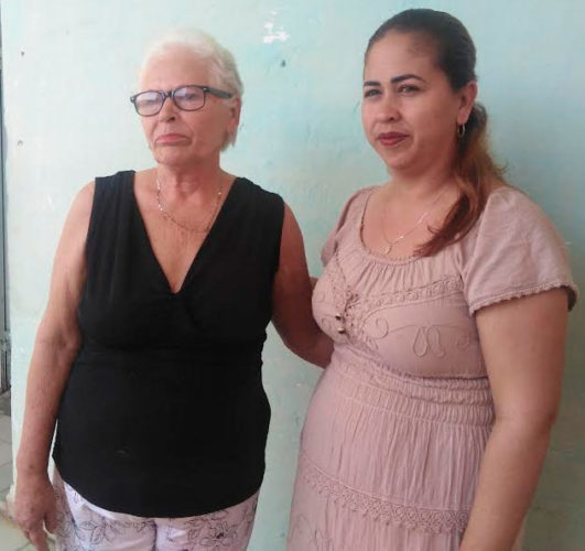 Estela Guerra y su hija Dayneris Suárez consideran que con el voto unido se cuida la Patria. Foto: Gretel Díaz Montalvo