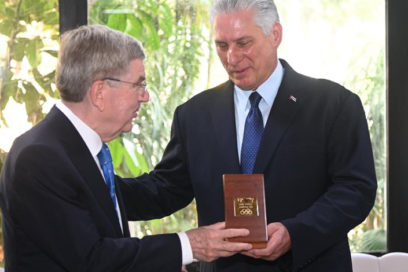 Entregó Comité Olímpico Internacional Medalla de Oro a Díaz-Canel