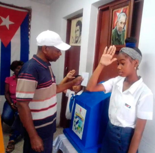 La jornada electoral en Santiago de Cuba deviene fiesta de la democracia. Foto: Betty Beatón Ruiz