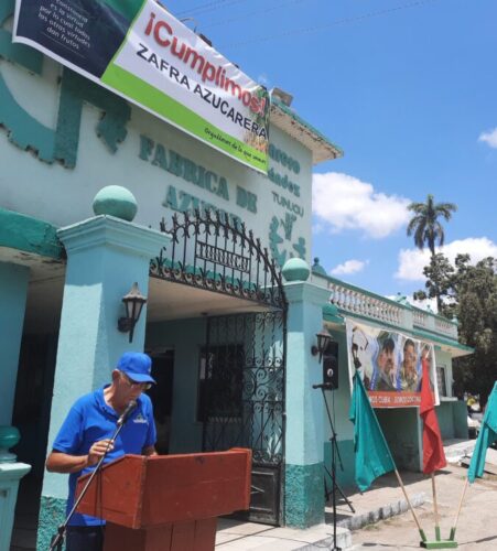 La Empresa Agroindustrial Azucarera Melanio Hernández recibió el reconocimiento de las máximas autoridades del territorio. Foto: Yuleiky Obregón Macías