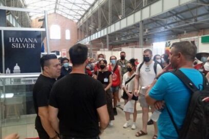 Intercambian sindicalistas internacionales con trabajadores del Fondo Cubano de Bienes Culturales