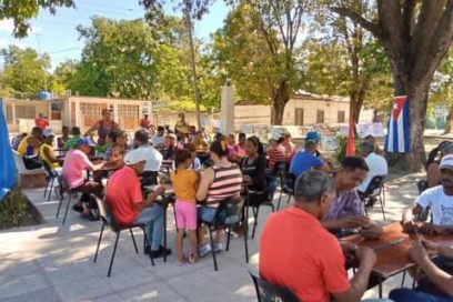 Dominó y metas productivas por el Primero de Mayo