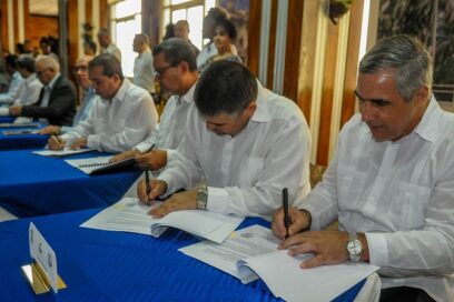 Firman sindicatos nacionales y ministerios lineamientos para negociación colectiva