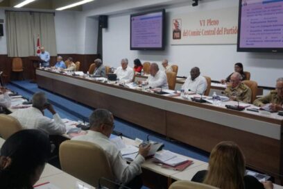Evalúa VI Pleno del CC PCC labor del Buró Político