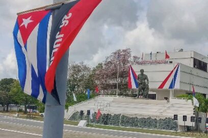Plazas de Sancti Spíritus listas para el desfile