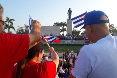 Villa Clara: Desfile proletario junto al Che
