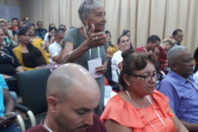 Perfeccionar el servicio y el funcionamiento sindical