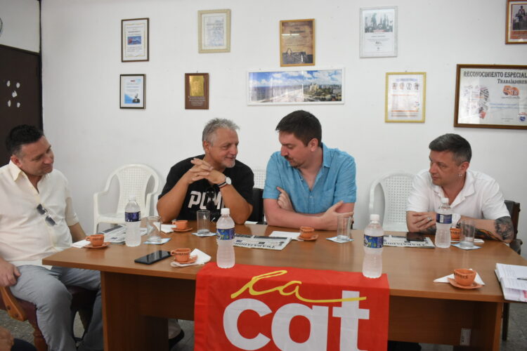 Delegación de la CGT en Trabajadores. De izquierda a derecha: Alexandre Boyer, Sebastian Viscuso, Lauren Brun y Robert Cedric. Foto Alejandro Acosta