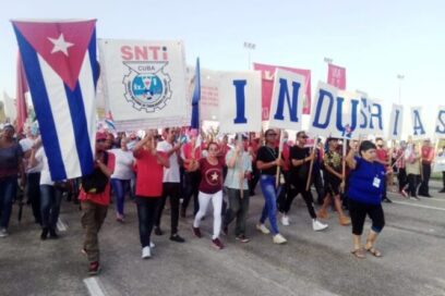 Holguín: Trabajadores de industrias abrieron el desfile