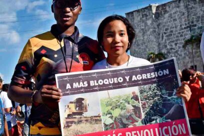 Jóvenes reclaman cese del bloqueo en una caravana histórica (+ Fotos)