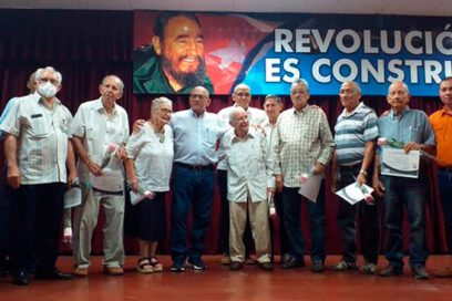 Estimulan a trabajadores destacados de la construcción