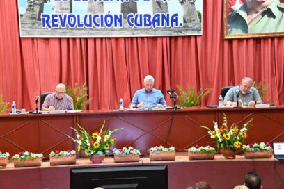 Preside Díaz-Canel reunión de chequeo en Guantánamo