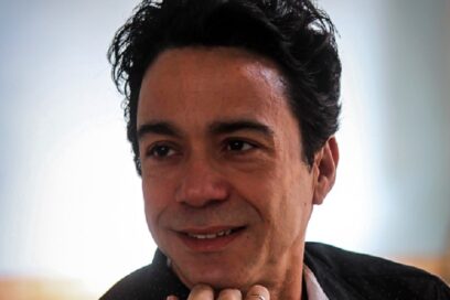 Homenaje de Bernardo Lichilín a las madres en la Biblioteca Nacional