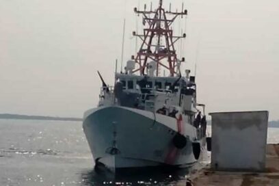 Retornan guardacostas estadounidenses 27 migrantes irregulares