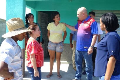 Recorre Morales Ojeda asentamientos suburbanos de Cienfuegos