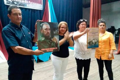 Condecoran 40 años de eficiencia